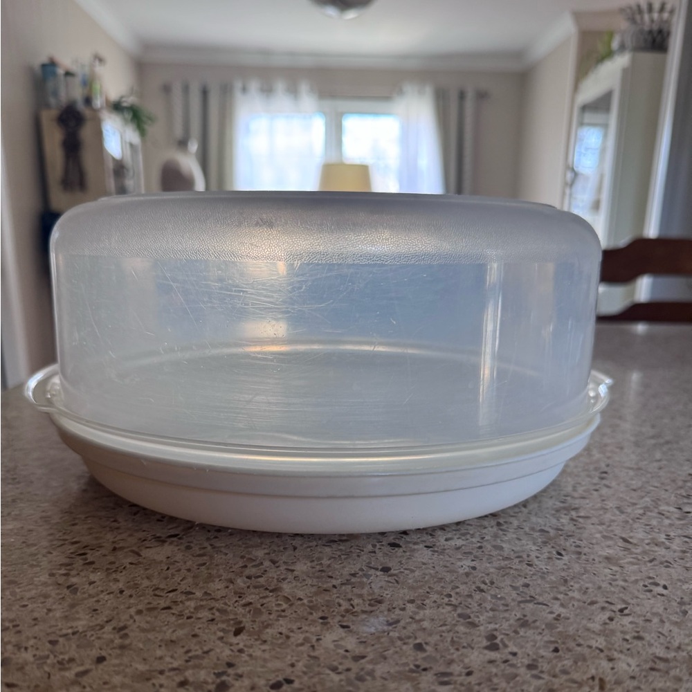 VINTAGE RUBBERMAID SERVIN' SAVER #5 ROUND CONTAINER 22 CUP SHEER W/ALMOND LID